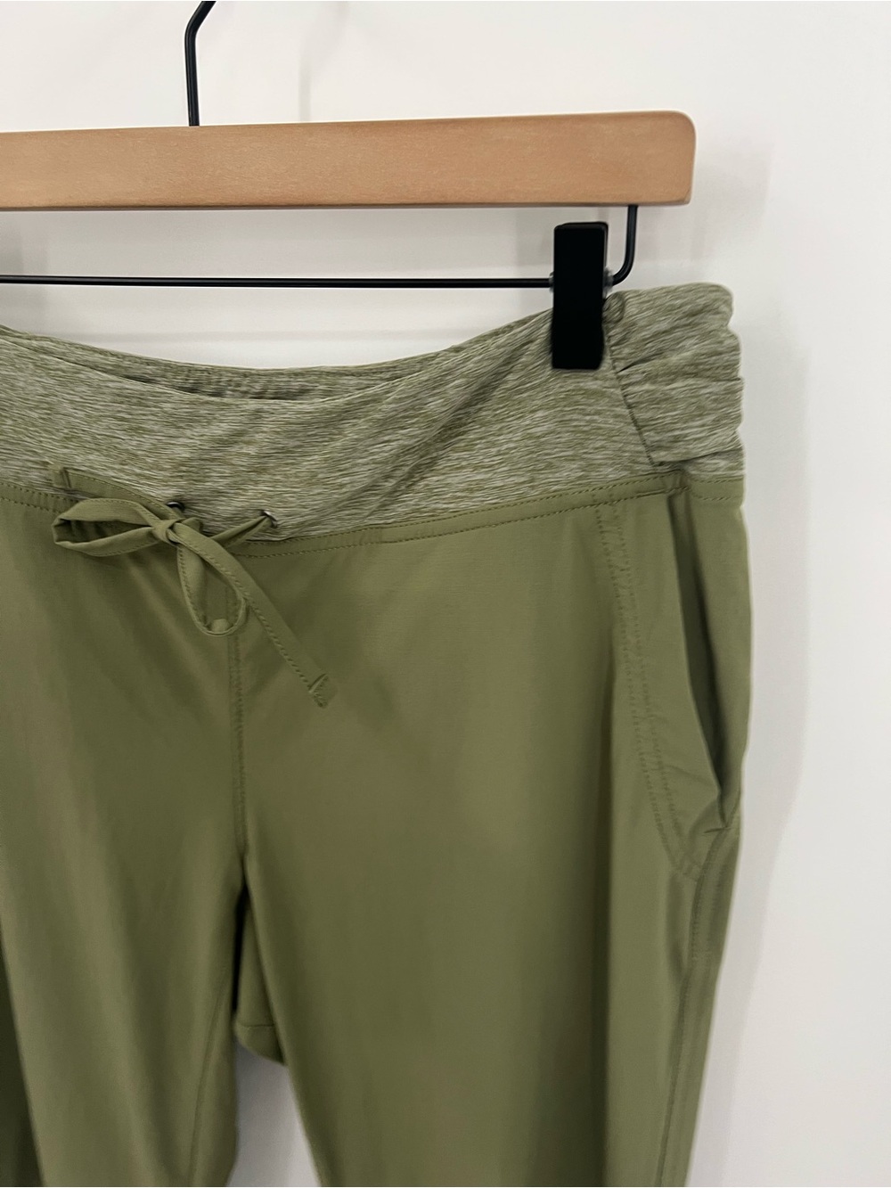 Duluth Trading Co Green Drawstring Women's Active Pants - Picture 4 of 11